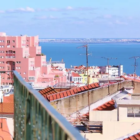 Tram 28 - Amazing Balcony View Of The Tagus River By Innkeeper Apartment